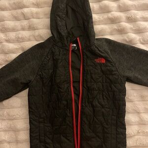 The North Face QUILTED SWEATER FLEECE HOODIE JACKET Black w/Red M 10/12